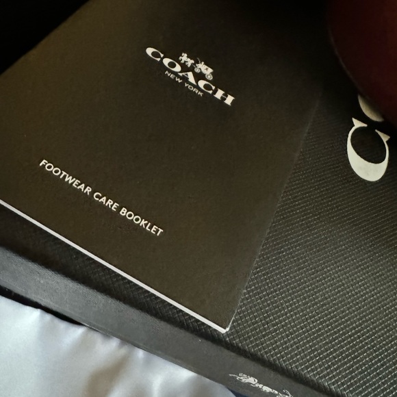 Women’s Coach leather Alexis mule size 6 wine color - Picture 6 of 13